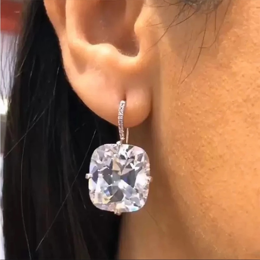 New Women’s 925 Silver Beautiful Diamond Earrings - Picture 3 of 3